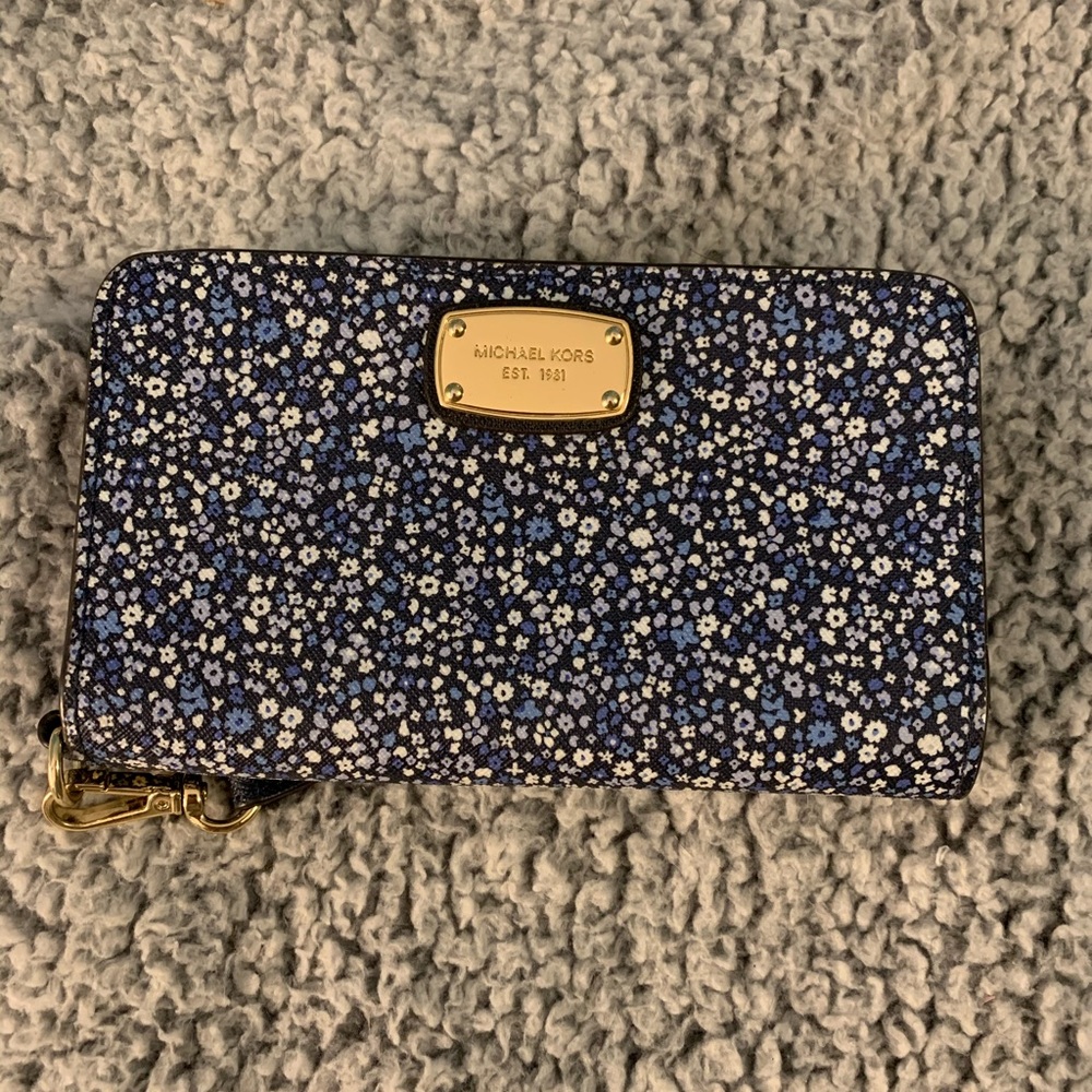 Michael Kors wristlet